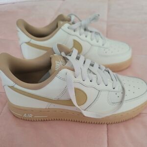 Womens Size 7 - Nike Air Force 1 '07 Sail Sesame